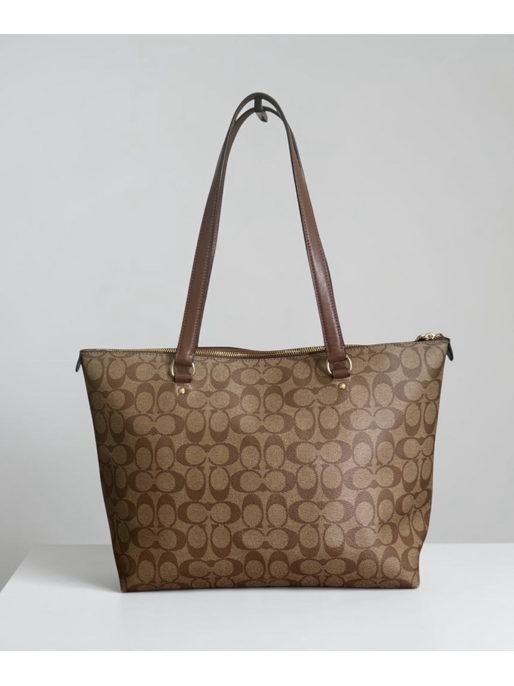 Authentic Coach Gallery Signature Khaki Saddle Tote! RARE! EUC! - Picture 4 of 14